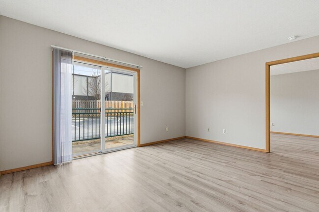 Building Photo - 3360 S Fairway Ave