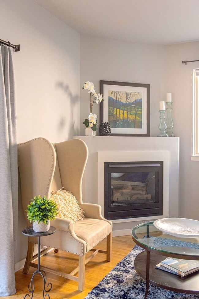 Building Photo - 2B/2B Luxury Louisville Condo with Mountai...