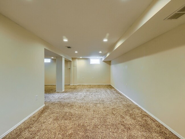Building Photo - Adorable 2 Bedroom Single Family Home
