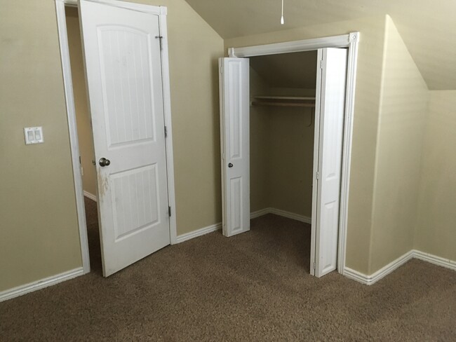 Upstairs West Bedroom - 1230 Knoll Ridge Rd