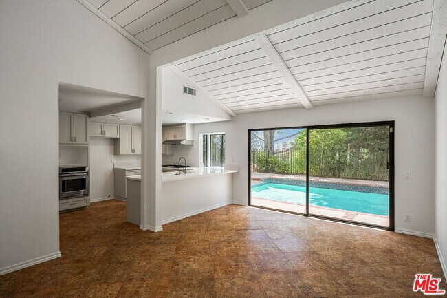 Building Photo - 2952 Bottlebrush Dr