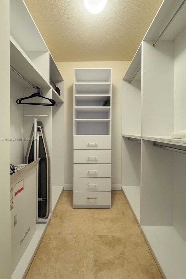 Building Photo - 41 SE 5th St