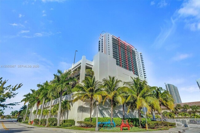 Building Photo - 2600 E Hallandale Beach Blvd