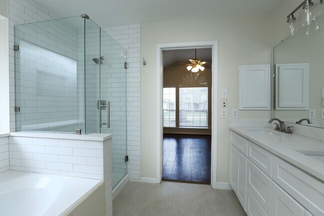 Building Photo - 14215 Cypress Valley Dr