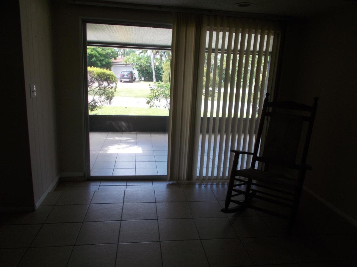 Living room - 4261 Island Cir