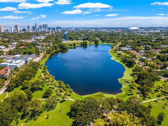 Building Photo - 611 24th Ave N