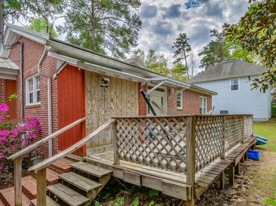 Building Photo - 220 Rivoli Rd