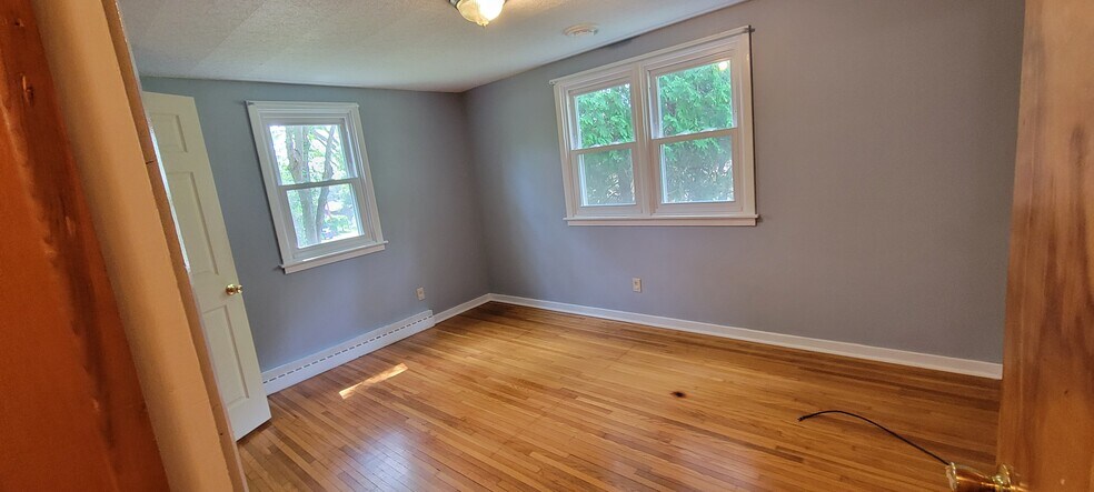 Building Photo - 1051 Mill Rd