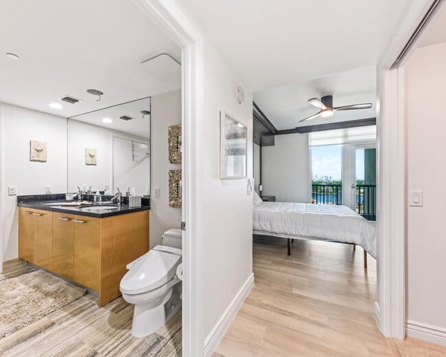 Building Photo - 101 S Fort Lauderdale Beach Blvd