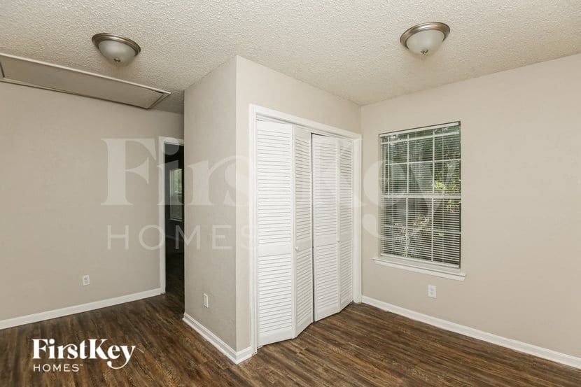 Building Photo - 841 Hackamore St