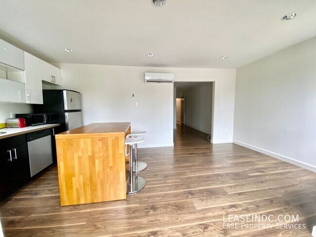 Building Photo - 1542 New Jersey Ave NW