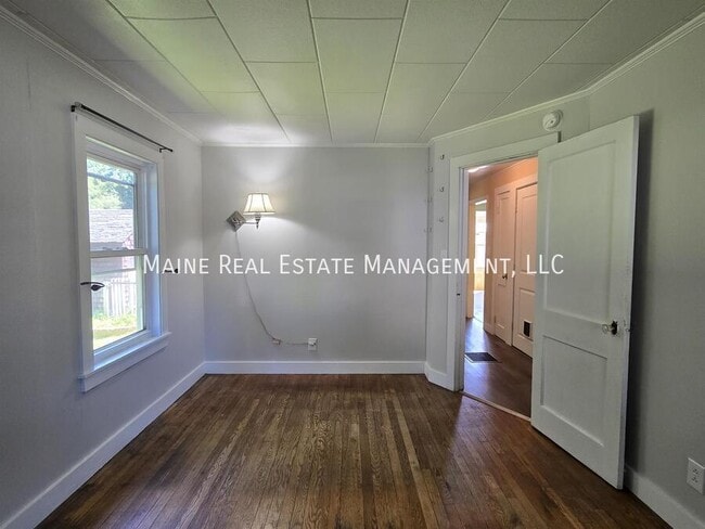 Building Photo - 885 Minot Ave