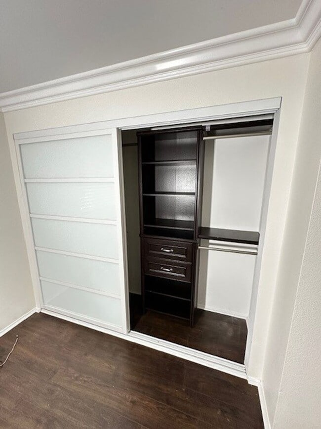 Building Photo - 2 Bedroom, 2 Bathroom Condo for Rent – Che...