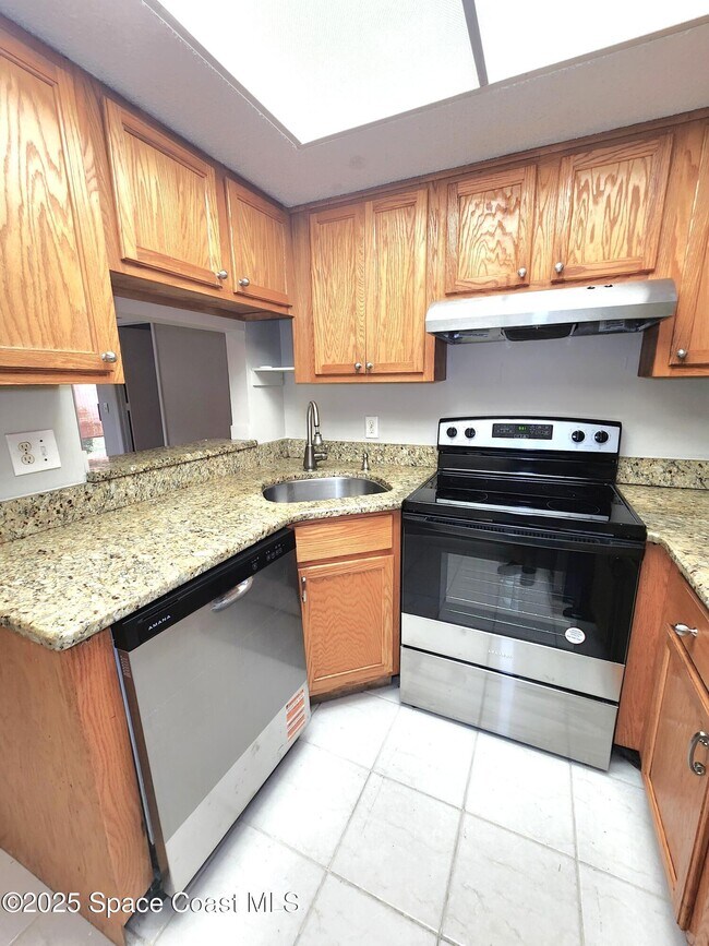 Building Photo - 1690 Sunny Brook Ln