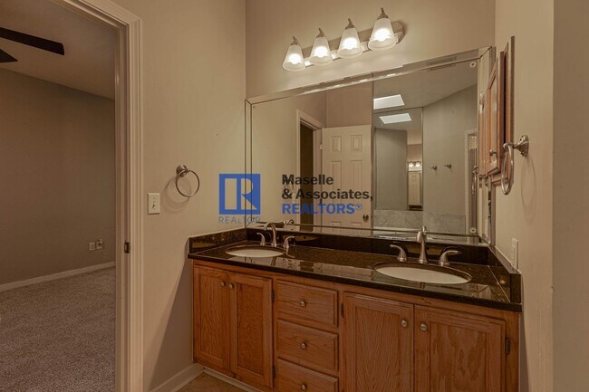 Building Photo - 4 Bed/2.5 Bath Home in Jackson in Heatherton