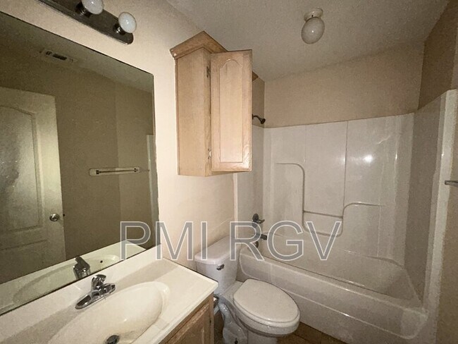 Building Photo - 1803 Douglas