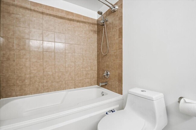 Building Photo - 525 W Superior St