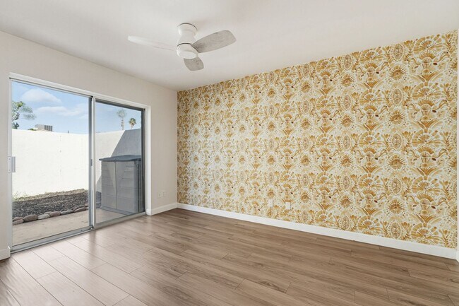 Building Photo - Short-Term Rentals OK *** Less than 2 mile...