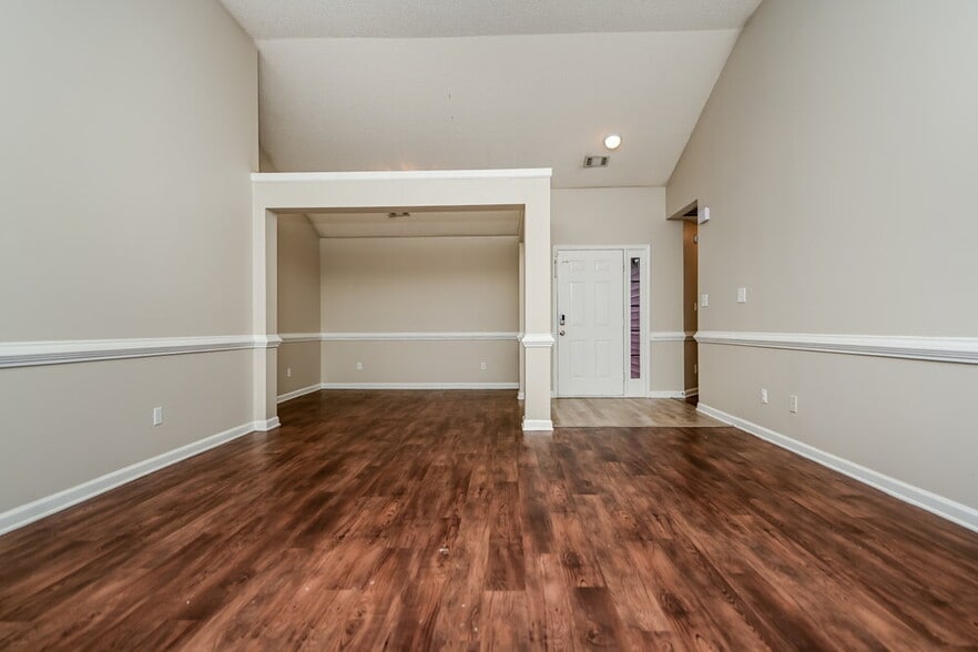 Building Photo - 7039 Biscayne