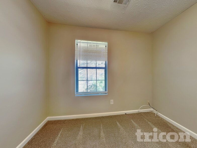 Building Photo - 6169 Charring Cross Ct