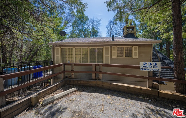 Building Photo - 233 Corona Cir