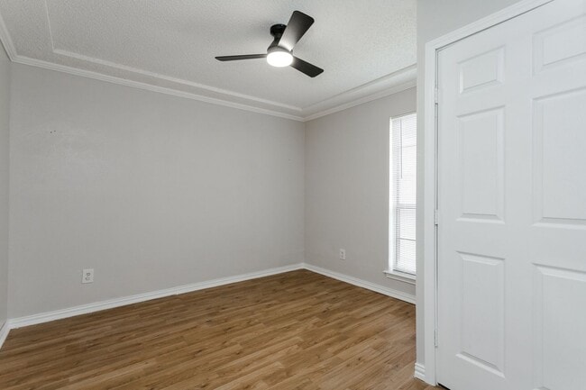 Building Photo - 4 Bedrooms | 2 Bathrooms | 2-Car Garage | Pool | Park-Front Living