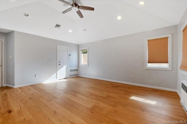 Building Photo - 25 Belmont Dr W