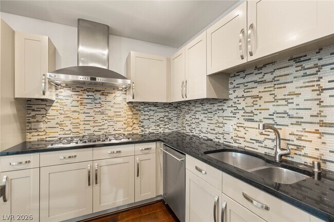 Building Photo - 4575 Dean Martin Dr