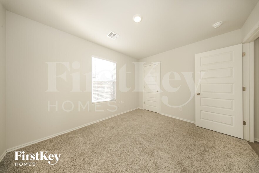 Building Photo - 428 Kale Rd