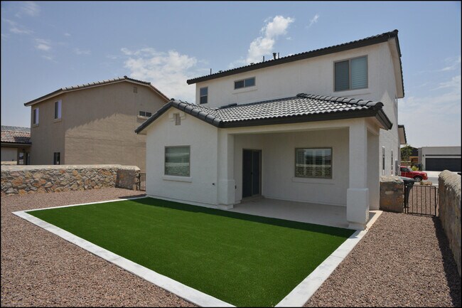 Building Photo - 945 Penrith St