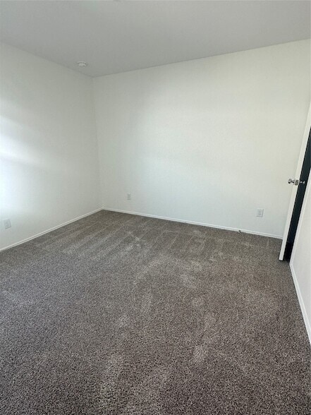 Building Photo - 202 Lemongrass Dr