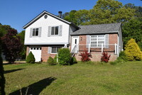 Building Photo - "Charming 3-Bedroom 2.5 bath with Finished...