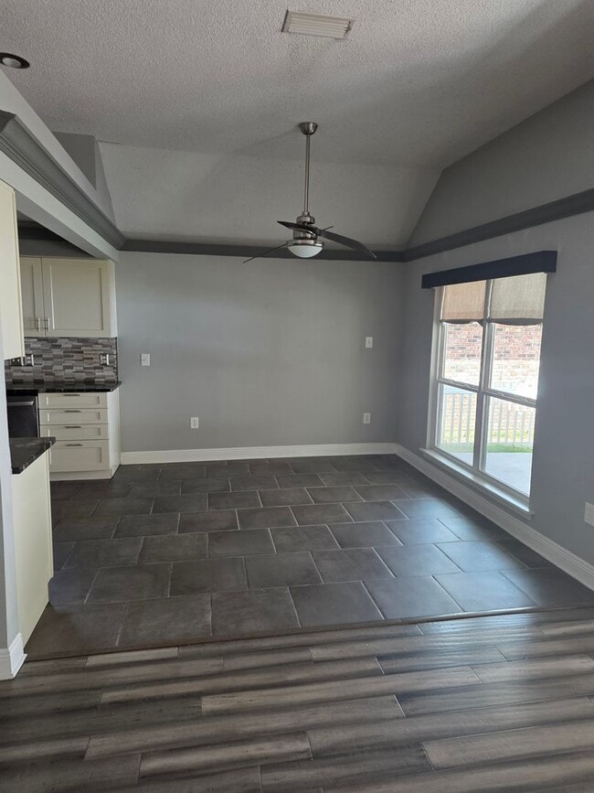 Building Photo - Water Front Living 3 Bedroom 2 Bath Open floor plan No Carpet