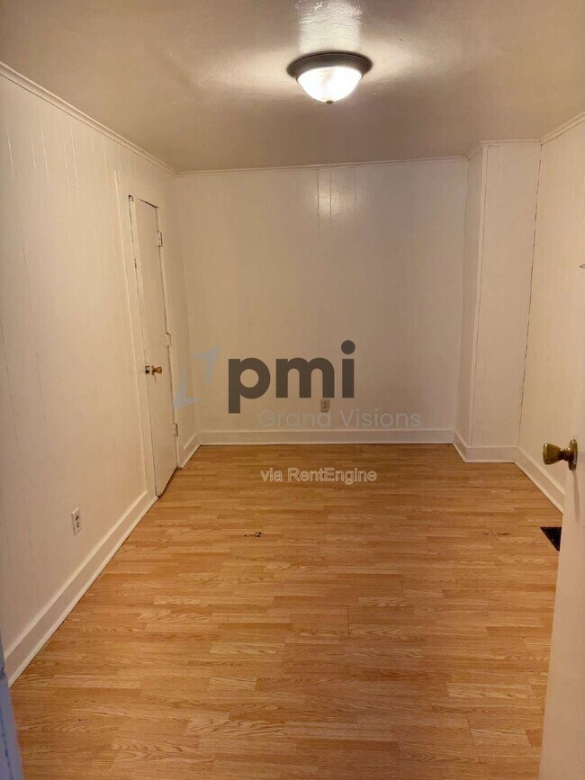 Building Photo - 2035 E William St