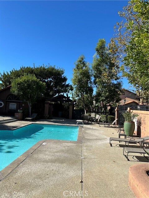 Building Photo - 74 Flor De Sol