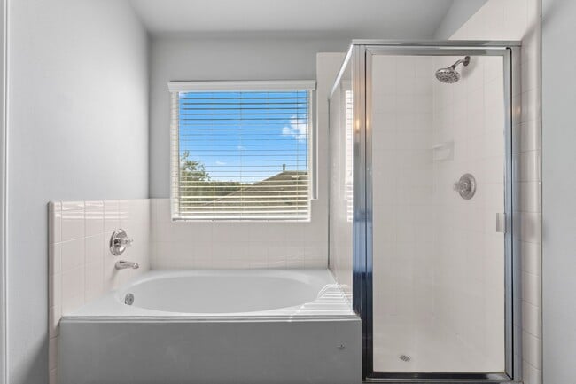 Building Photo - 622 Timberstand Ln