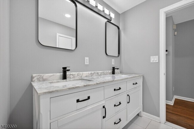 Building Photo - 17 Union Ave