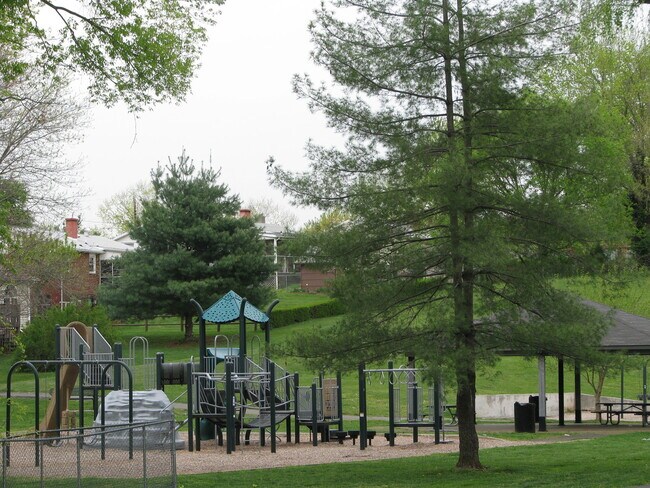 Building Photo - 510 Meade Ave