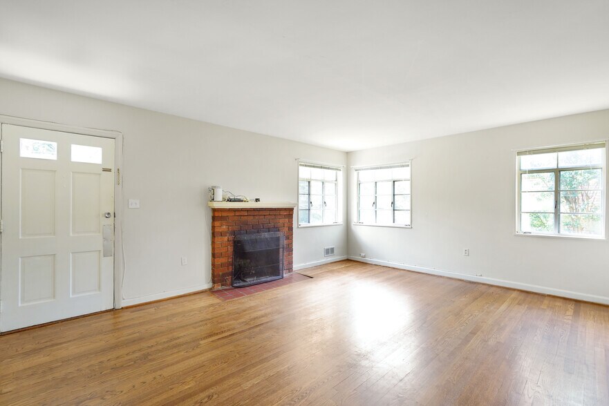 Building Photo - 5609 6th St S