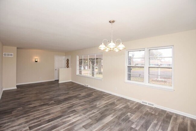 Building Photo - 7 Nordell Ct., Black Jack, MO 63033