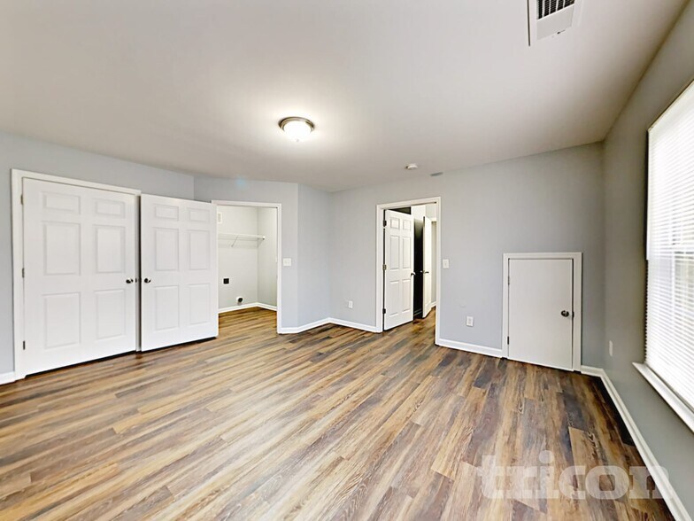 Building Photo - 1204 Thompson Ave