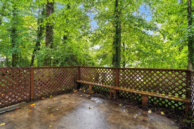 Building Photo - Spacious 2-Bedroom, 2.5-Bath End-Unit Town...