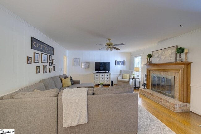 Building Photo - 104 Middle Brook Rd