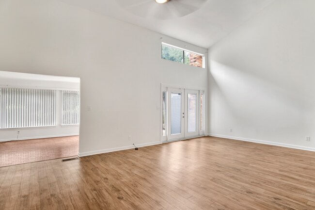 Building Photo - 4707 Huron Dr