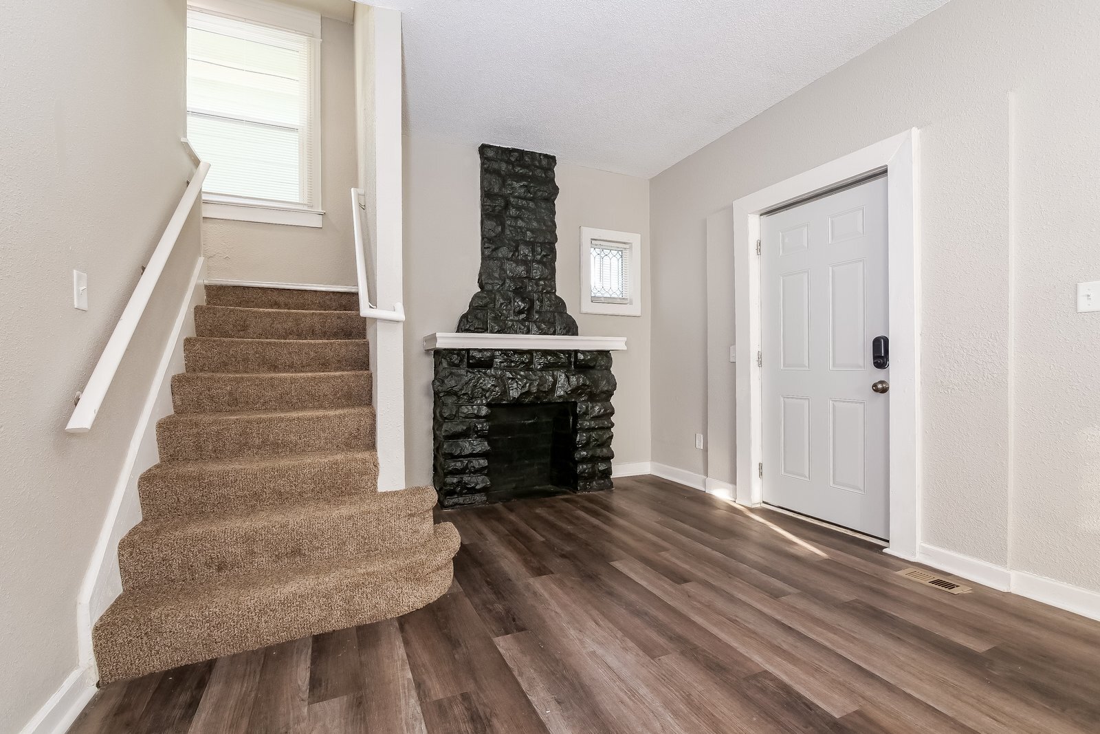 Building Photo - 3217 E 30th St