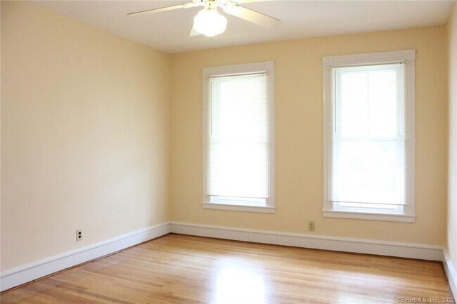 Building Photo - 28 Cottage St