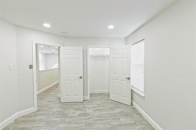 Building Photo - 9900 Presthope Dr