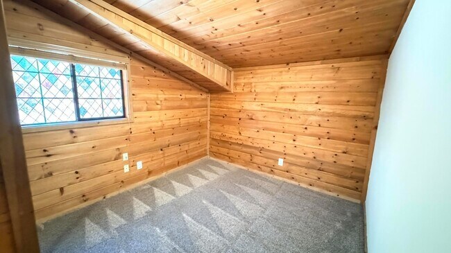 Building Photo - 54080 Pine Crest Ave