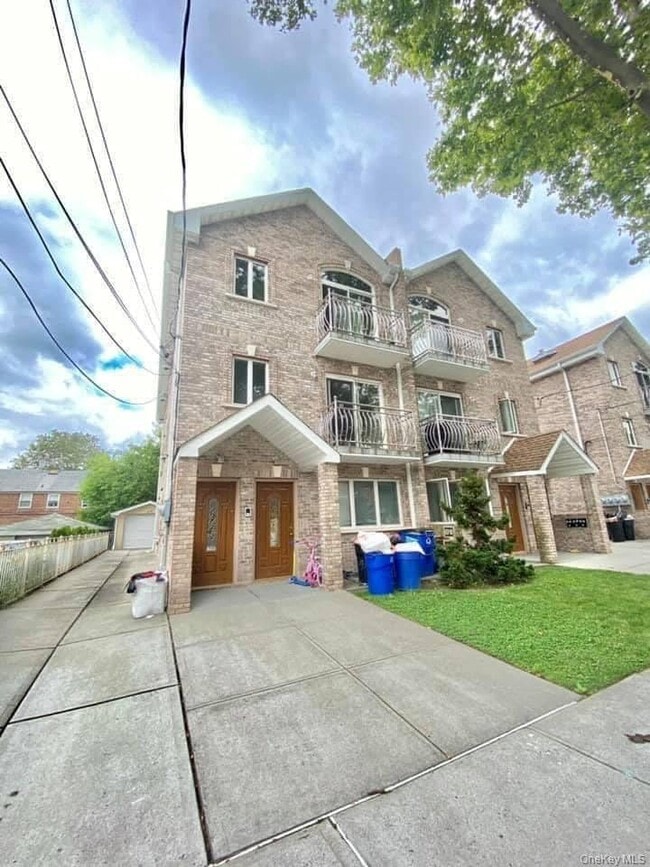 Building Photo - 40-33 191st St