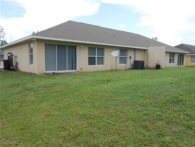 Building Photo - 355 Justice Ave